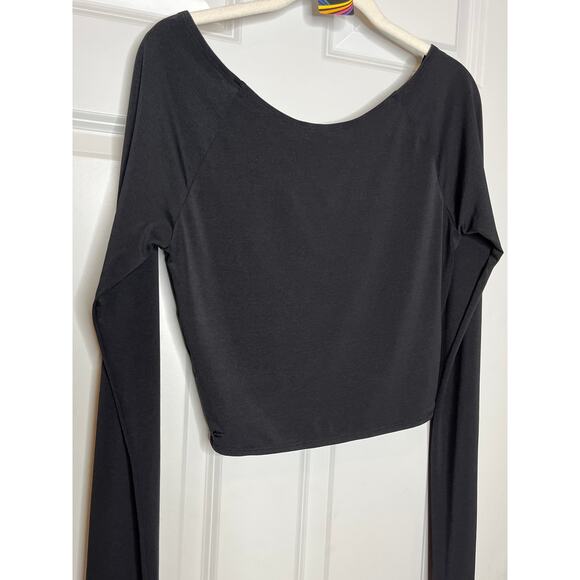 Fabletics Knit Twist Front Top Black V Neck Small Crop - Picture 4 of 9